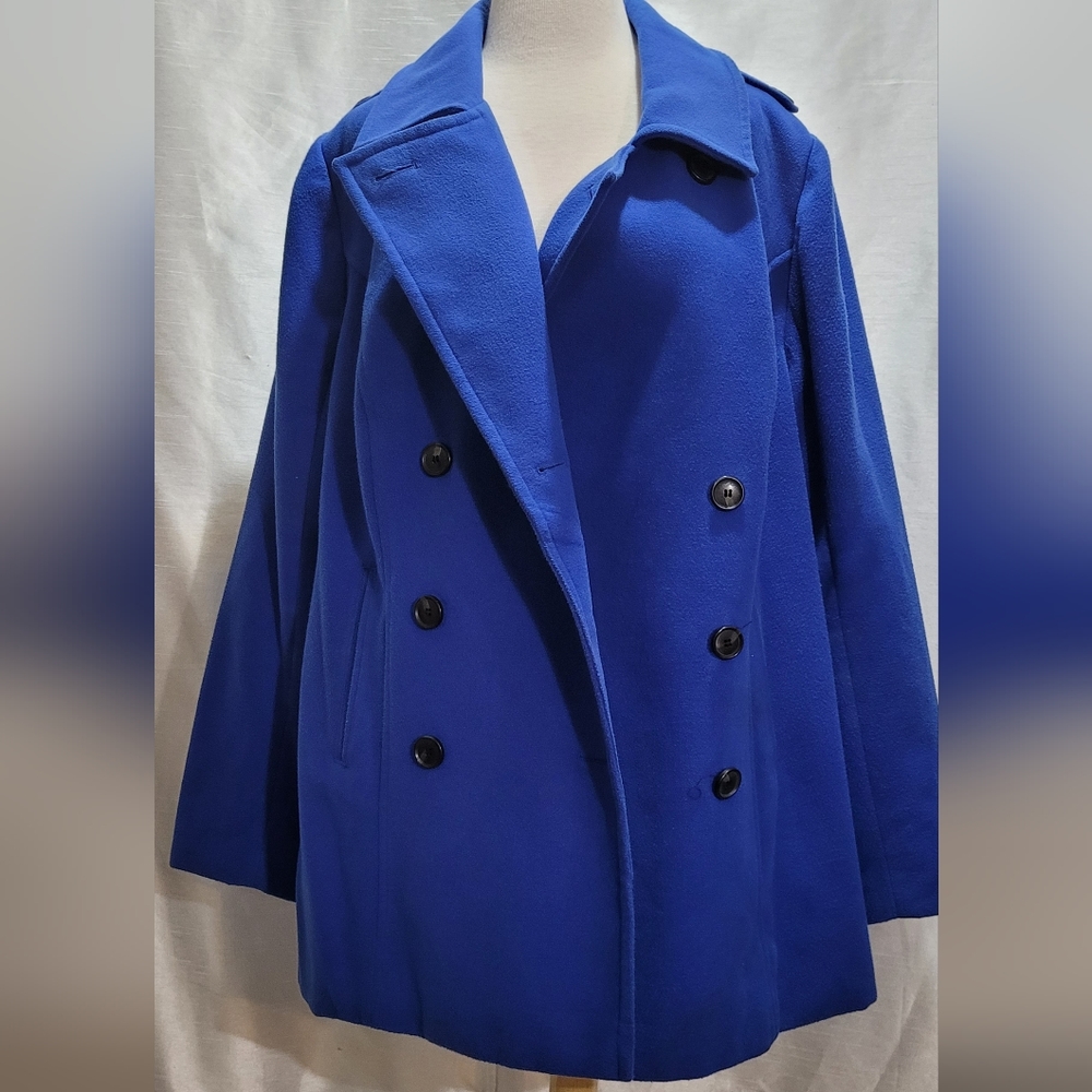 Women's Jacket - Picture 2 of 6